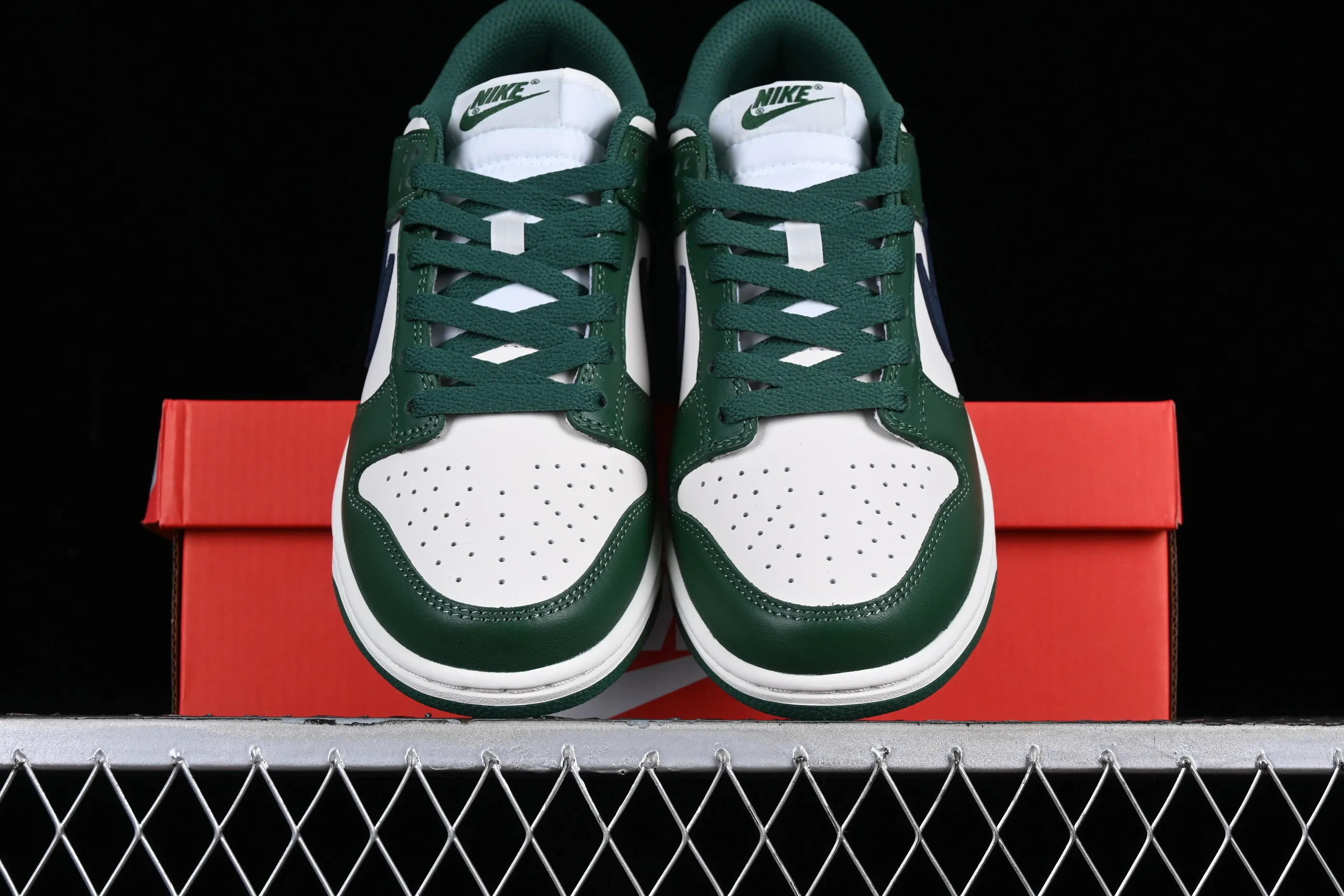All categories Nk SB Dunk series Nk SB Dunk Low low-top sneakers Nk Dunk Low "Gorge Green" retro white and green SB low-top sports and leisure sneakers DD1503-300